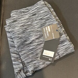 90 Degree By Reflex Black and White Space-Dye Ankle Leggings